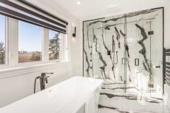 pg6-pic-of-master-bath2